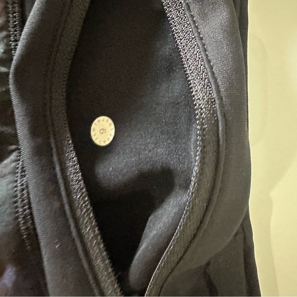 Lululemon Athletica Women's Dark Floral Athletic Shorts - Picture 3 of 4